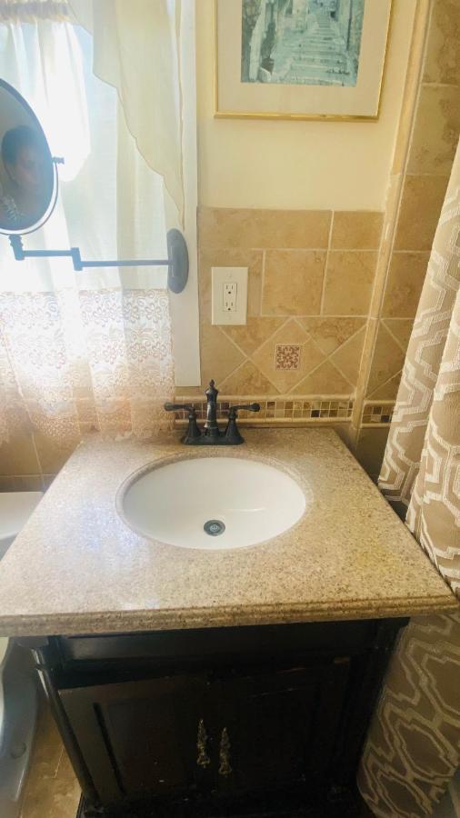 Minutes From Jfk, Beautiful Home With Peaceful, Cosy, Private Room Nowy Jork Zewnętrze zdjęcie